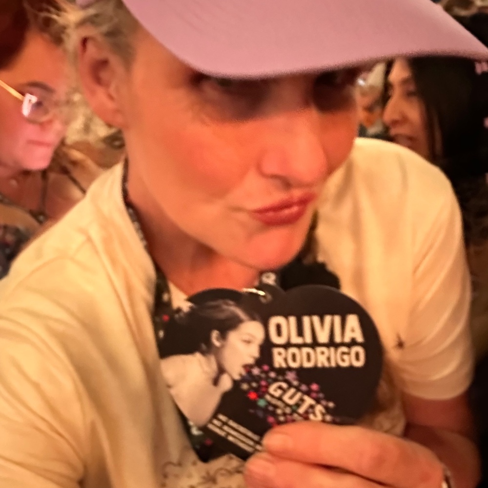 Meet your Posher, Posh